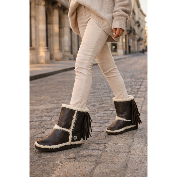 Koolaburra Shoes - Koolaburra By UGG Sheepskin Fringe Boots Brown Fur Trim Sz 6 NWOB